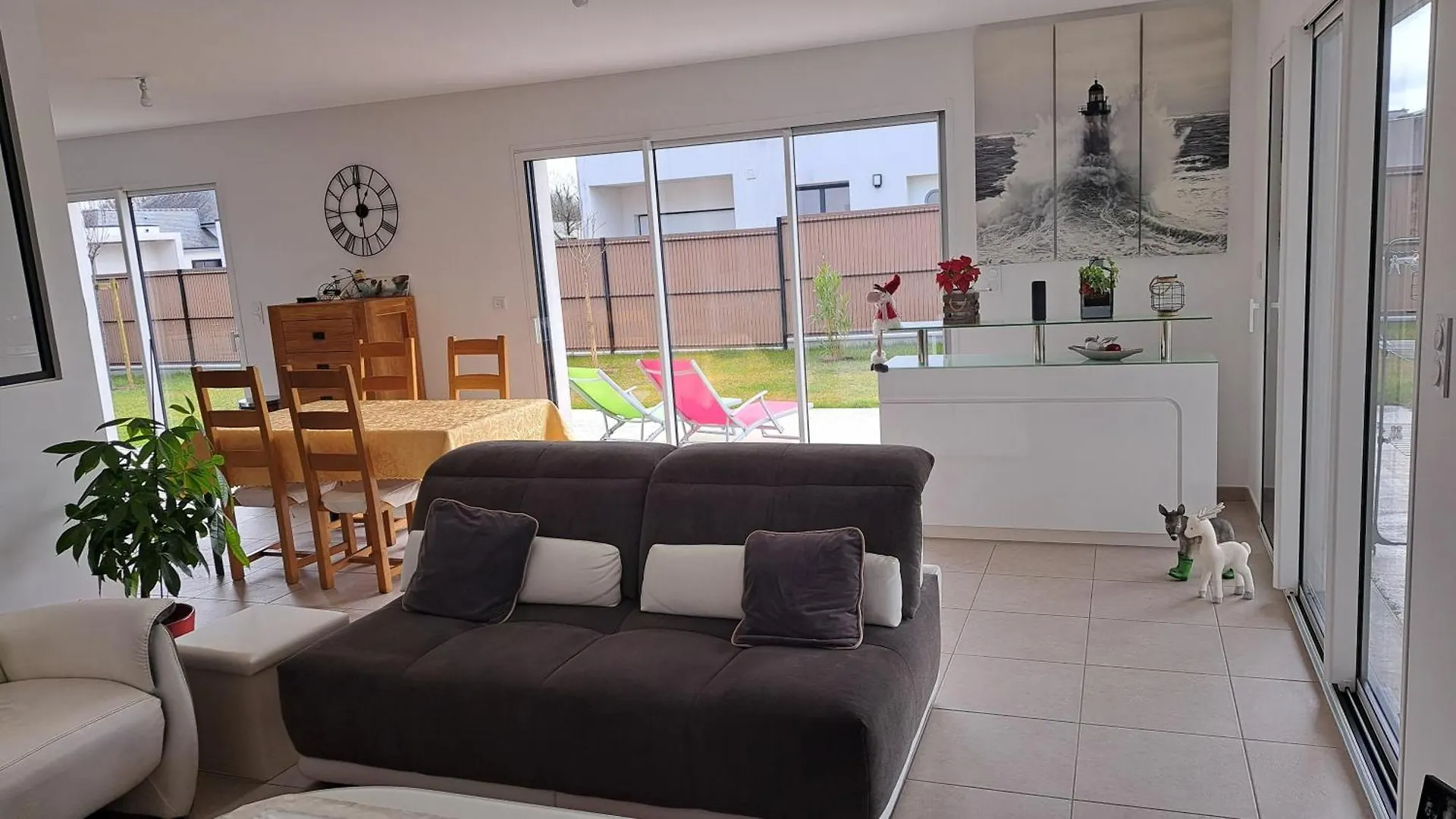 Maison Neuve A St Armel Morbihan Et Son Jacuzzi 6 Places Saint-Armel 0*,  フランス
