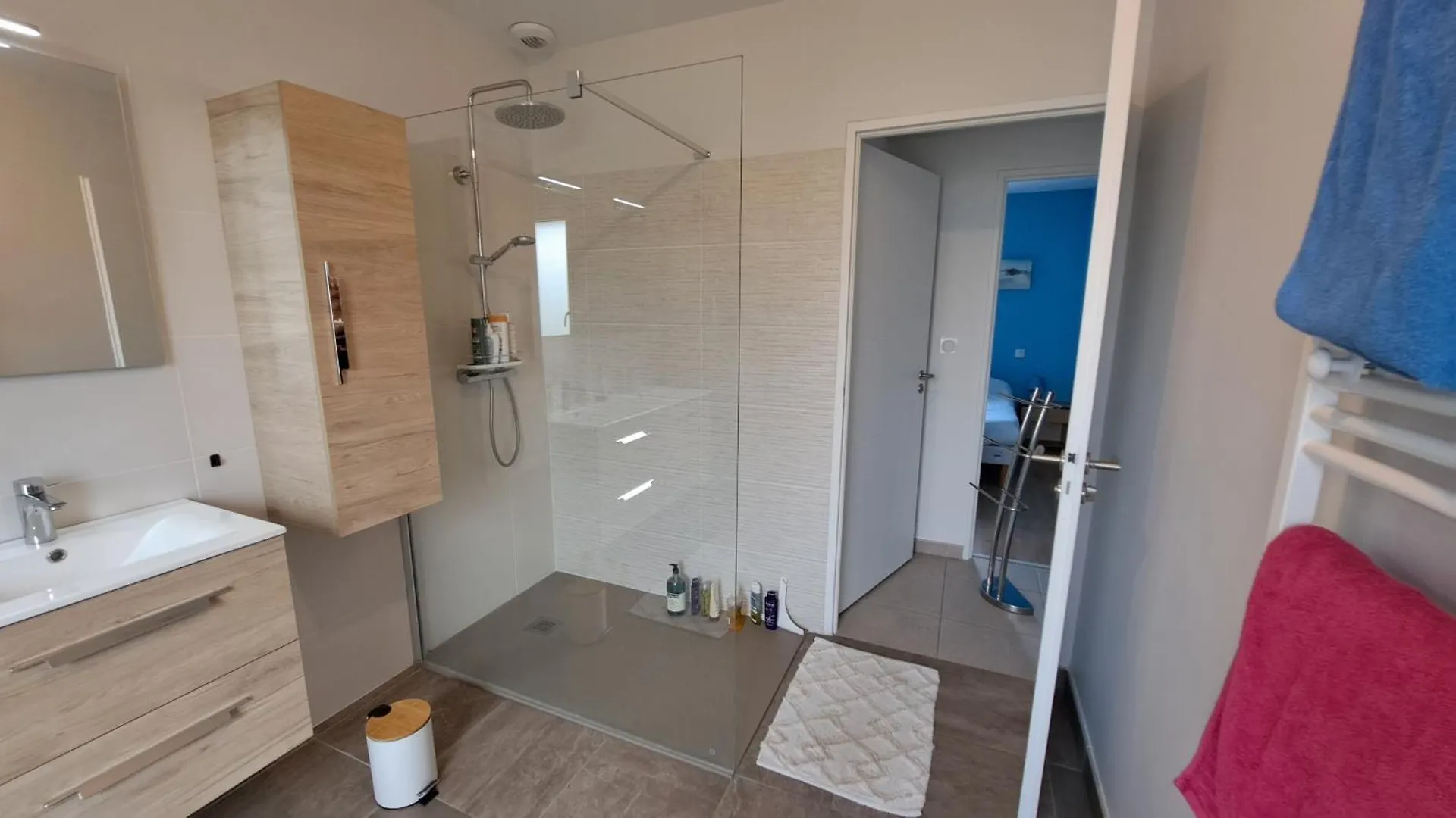 別荘 Maison Neuve A St Armel Morbihan Et Son Jacuzzi 6 Places Saint-Armel フランス